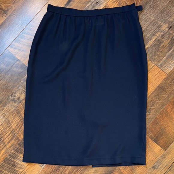 Leslie Fay Navy and White Women's Blazer + Skirt - Picture 6 of 7